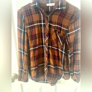 Beach lunch lounge brown plaid shirt